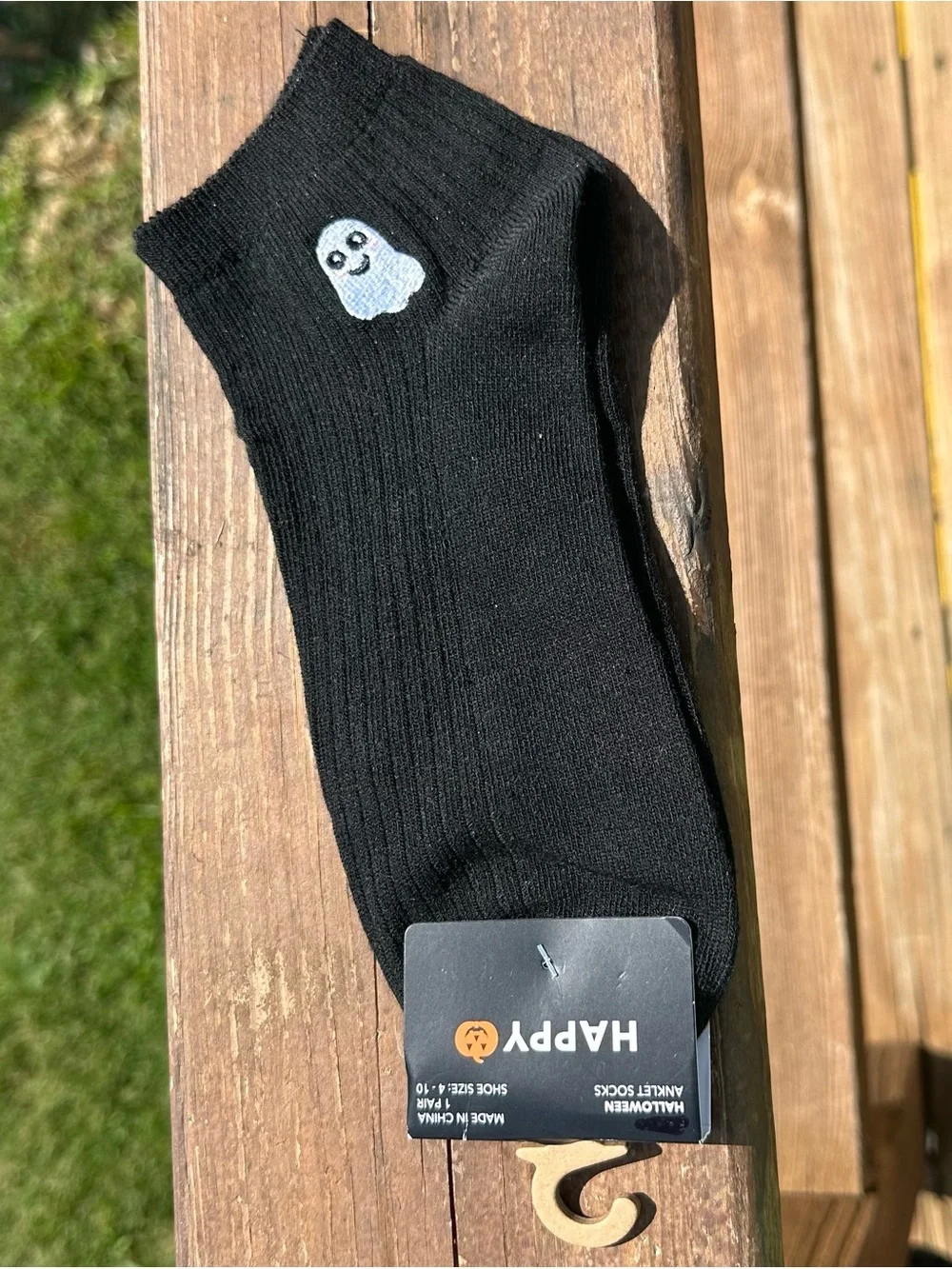 NWT Embroidered Ghost Ankle Socks